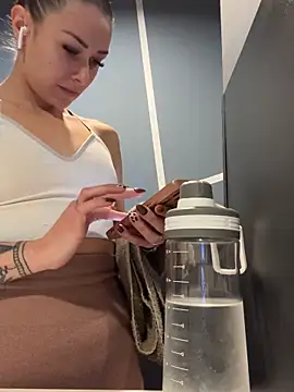 petrouchkaaa  online show from 03-17-25, 09:22