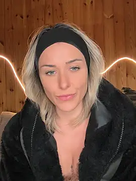 petrouchkaaa  online show from 02-20-26, 09:04