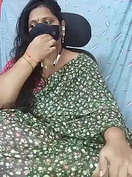 Snapshot of yours-kavaya chatting on 01-11-25, 06:45 yours-kavaya online show from 01-11-25, 06:45