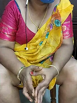 Snapshot of yours-kavaya chatting on 10-10-25, 05:23 yours-kavaya online show from 10-10-25, 05:23