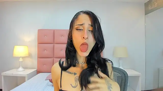 lhiamfit online show from 12-17-24, 06:09