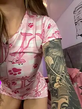 Snapshot of babesamanta chatting on 10-16-25, 04:13 babesamanta online show from 10-16-25, 04:13