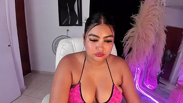 Snapshot of NatashaBrown12 chatting on 09-10-25, 01:33 NatashaBrown12 online show from 09-10-25, 01:33