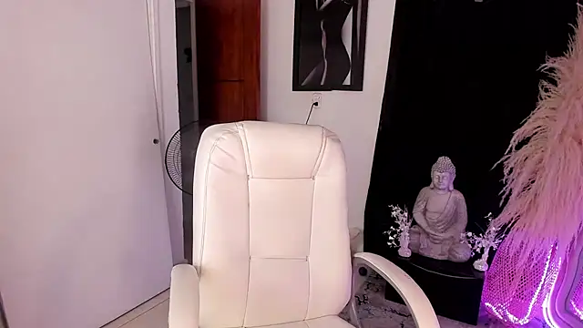 Snapshot of NatashaBrown12 chatting on 09-14-25, 09:58 NatashaBrown12 online show from 09-14-25, 09:58