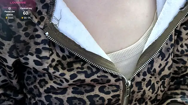 Snapshot of KatyaFantasy chatting on 11-27-25, 02:08 KatyaFantasy online show from 11-27-25, 02:08