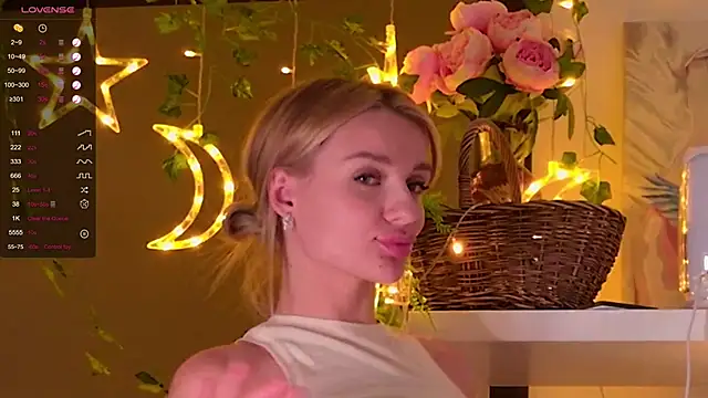 Snapshot of MissLovex chatting on 03-11-25, 05:02 MissLovex online show from 03-11-25, 05:02