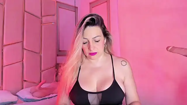 Snapshot of angel_vibes_ chatting on 07-18-26, 04:11 angel vibes online show from 07-18-26, 04:11