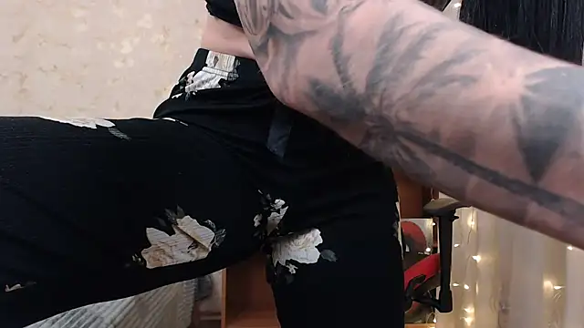 JuicyJess online show from 01-10-25, 11:08