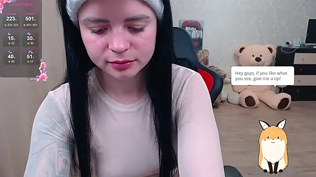 Snapshot of JuicyJess chatting on 05-23-26, 05:17 JuicyJess online show from 05-23-26, 05:17