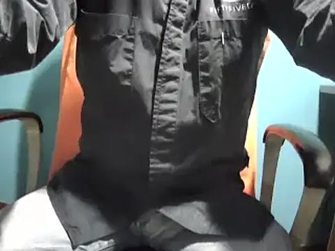 Snapshot of Pol8822 chatting on 02-19-26, 11:28 Pol8822 online show from 02-19-26, 11:28