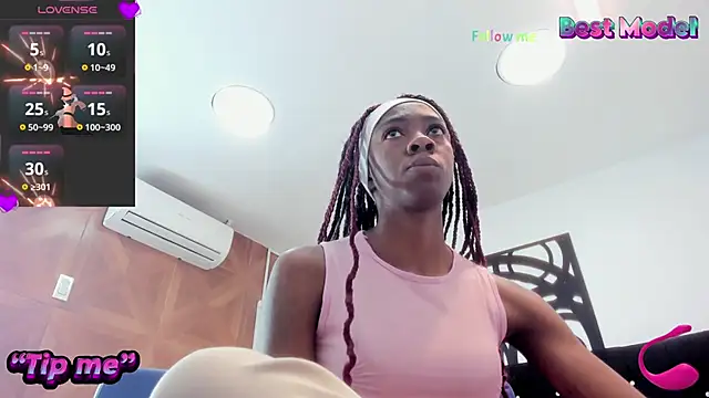 Snapshot of Shanelle__ chatting on 01-22-25, 01:21 Shanelle online show from 01-22-25, 01:21