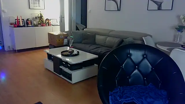 Snapshot of sarametisse26 chatting on 12-05-25, 07:06 sarametisse26 online show from 12-05-25, 07:06