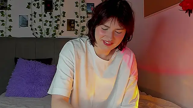 miss Lizzy online show from 12-14-24, 01:17