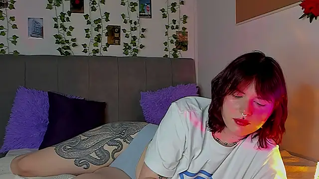 miss Lizzy online show from 01-25-25, 04:23