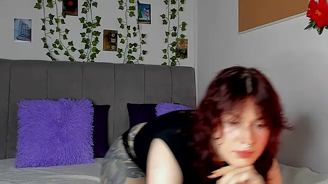 miss Lizzy online show from 10-20-25, 01:17