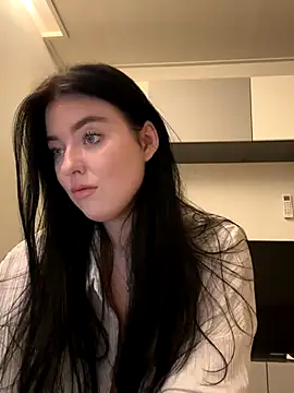 Angela Fosterr online show from 10-31-25, 04:19