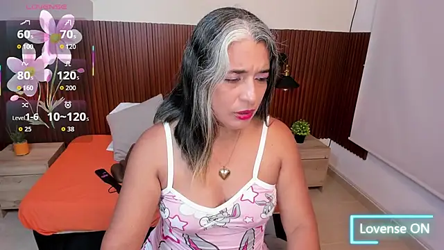 Snapshot of tammy_lynn69 chatting on 10-30-25, 05:46 tammy lynn69 online show from 10-30-25, 05:46