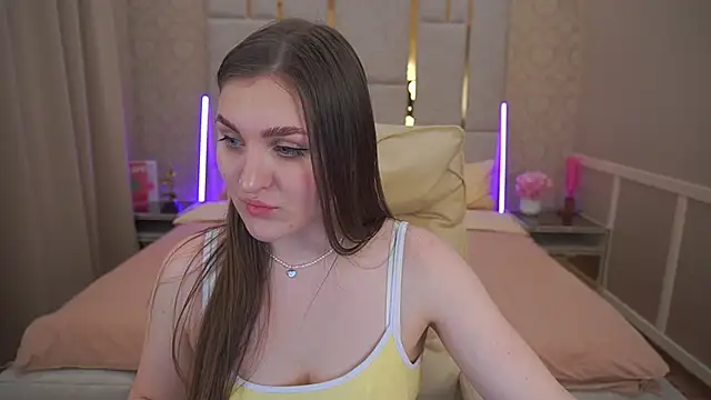 EmmyCharmm online show from 03-19-25, 08:12