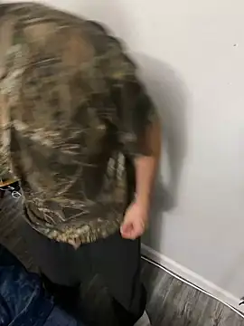 demonslayerr999 online show from 12-19-24, 04:02