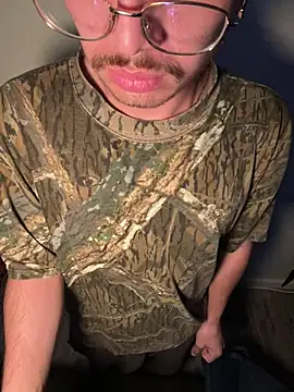 demonslayerr999 online show from 12-21-24, 01:58