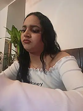 Snapshot of Andrys_ chatting on 07-19-26, 04:27 Andrys online show from 07-19-26, 04:27