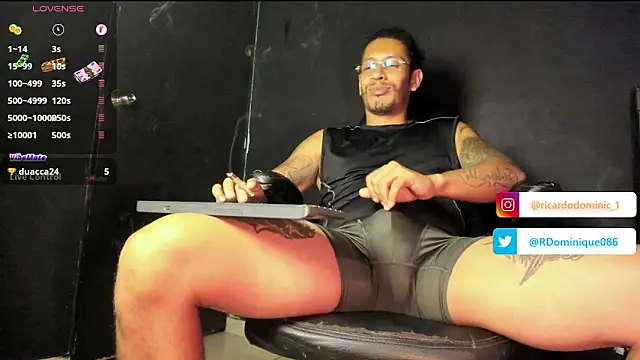 Snapshot of FuckHardlove chatting on 04-29-26, 03:49 FuckHardlove online show from 04-29-26, 03:49
