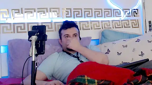 Snapshot of erotico69xxx chatting on 11-05-25, 01:00 erotico69xxx online show from 11-05-25, 01:00