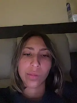 Ameellie online show from 12-16-25, 03:50