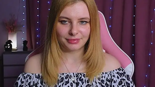 Snapshot of Day-off chatting on 11-19-25, 07:52 Day-off online show from 11-19-25, 07:52