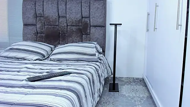 Zack Froone online show from 10-09-25, 02:37