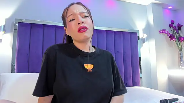 Snapshot of SaraRiley chatting on 10-27-25, 10:58 SaraRiley online show from 10-27-25, 10:58