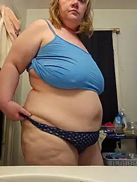 Snapshot of virgieblanca chatting on 01-26-25, 05:56 virgieblanca online show from 01-26-25, 05:56