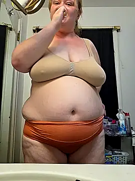 Snapshot of virgieblanca chatting on 10-05-25, 03:05 virgieblanca online show from 10-05-25, 03:05