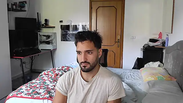 Snapshot of Alexox02 chatting on 10-11-25, 08:46 Alexox02 online show from 10-11-25, 08:46