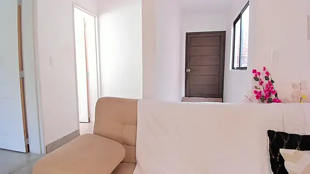 Alaia Ferrer  online show from 11-09-25, 08:18