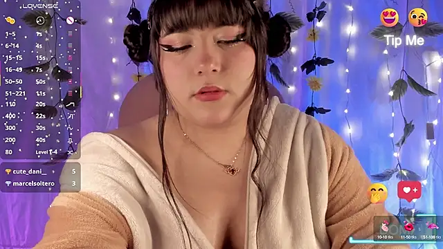 Snapshot of limoncito_blossom chatting on 10-10-25, 09:41 limoncito blossom online show from 10-10-25, 09:41