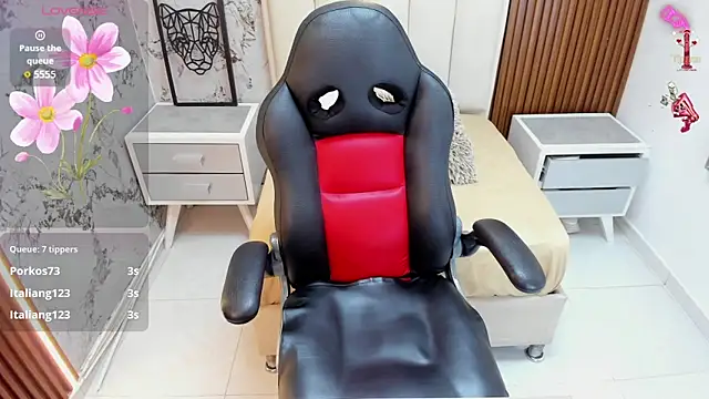 Snapshot of MILEY_JOAS2 chatting on 01-13-26, 07:30 MILEY JOAS2 online show from 01-13-26, 07:30