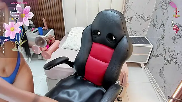 Snapshot of MILEY_JOAS2 chatting on 02-19-26, 07:32 MILEY JOAS2 online show from 02-19-26, 07:32