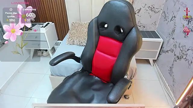 Snapshot of MILEY_JOAS2 chatting on 02-21-26, 07:37 MILEY JOAS2 online show from 02-21-26, 07:37