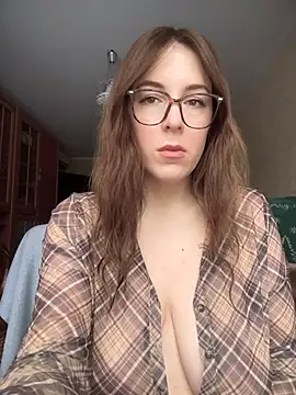 Snapshot of MommmyYummy chatting on 01-11-26, 01:16 MommmyYummy online show from 01-11-26, 01:16