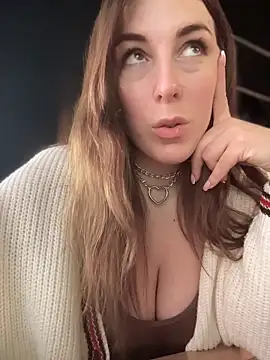 Snapshot of MommmyYummy chatting on 02-06-26, 01:47 MommmyYummy online show from 02-06-26, 01:47