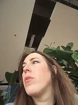 Snapshot of MommmyYummy chatting on 02-10-26, 10:41 MommmyYummy online show from 02-10-26, 10:41