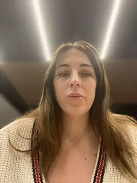 Snapshot of MommmyYummy chatting on 02-13-26, 02:46 MommmyYummy online show from 02-13-26, 02:46