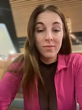 Snapshot of MommmyYummy chatting on 02-27-26, 09:53 MommmyYummy online show from 02-27-26, 09:53