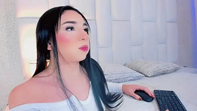 andrea alvarz online show from 12-14-25, 04:51