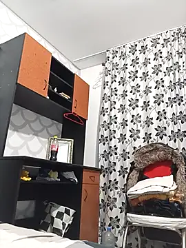 Snapshot of florin421 chatting on 02-21-26, 10:27 florin421 online show from 02-21-26, 10:27