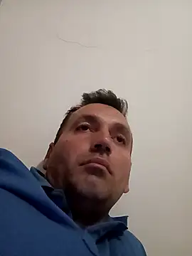 Snapshot of florin421 chatting on 03-24-26, 06:46 florin421 online show from 03-24-26, 06:46