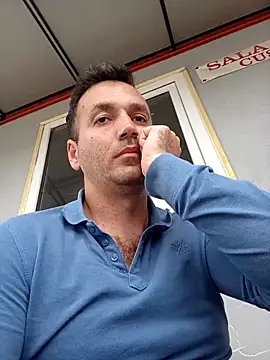 Snapshot of florin421 chatting on 03-25-26, 11:49 florin421 online show from 03-25-26, 11:49