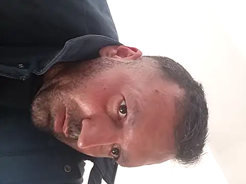 Snapshot of florin421 chatting on 04-01-26, 01:41 florin421 online show from 04-01-26, 01:41