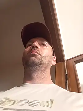 Snapshot of florin421 chatting on 04-15-26, 05:42 florin421 online show from 04-15-26, 05:42